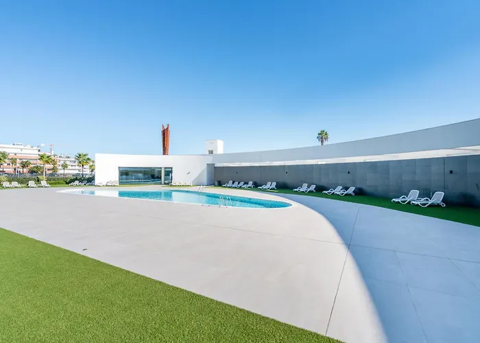 Lägenhet Seabreeze - Luxury Poolside Oasis Lagos