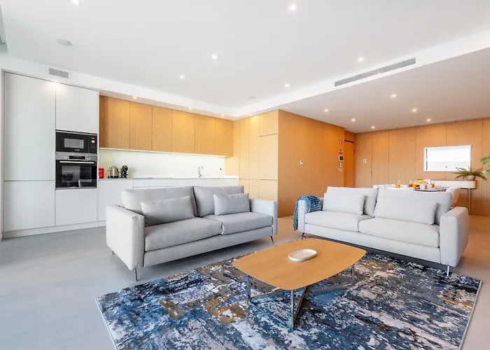 Lägenhet Seabreeze - Luxury Poolside Oasis