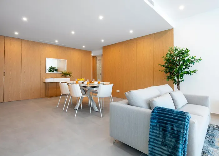 Seabreeze - Luxury Poolside Oasis * Lagos