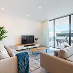 Seabreeze - Luxury Poolside Oasis Apartament *
