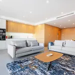 Apartament Seabreeze - Luxury Poolside Oasis