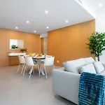 Seabreeze - Luxury Poolside Oasis * Lagos