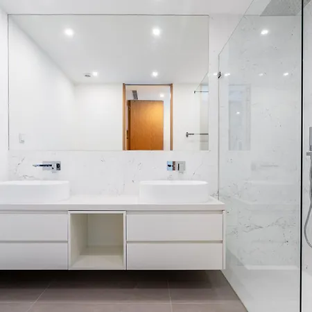 Seabreeze - Luxury Poolside Oasis * ラゴス