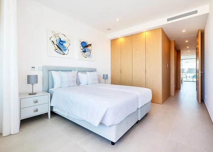 アパート Seabreeze - Luxury Poolside Oasis